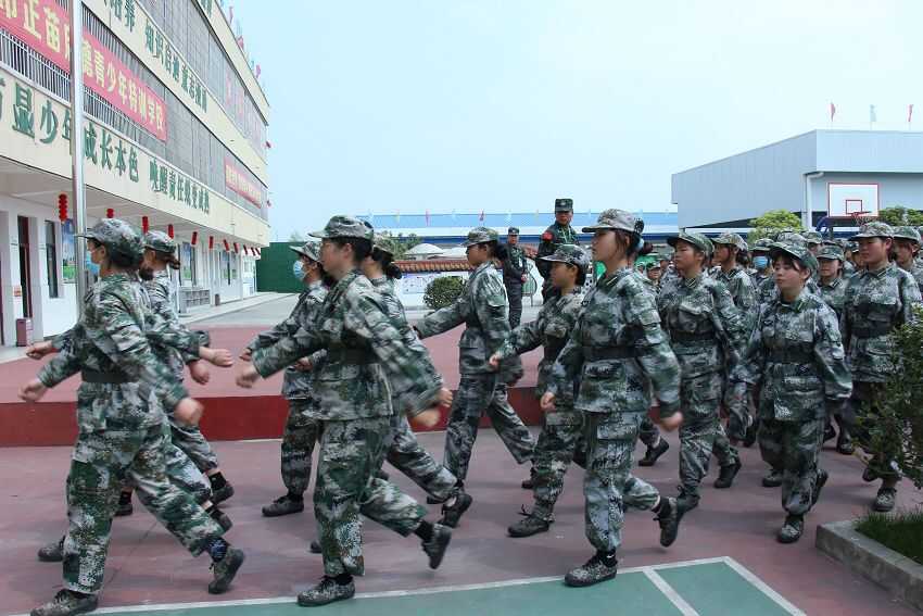 青少年矫正学校,少年封闭式学校